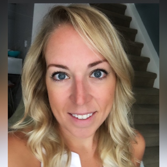 Meet your Posher, Robyn - Picture 1 of 1